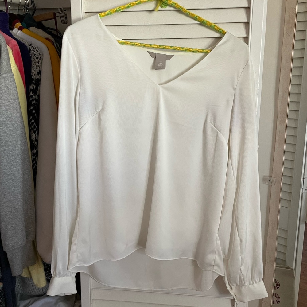 White longsleeve blouse